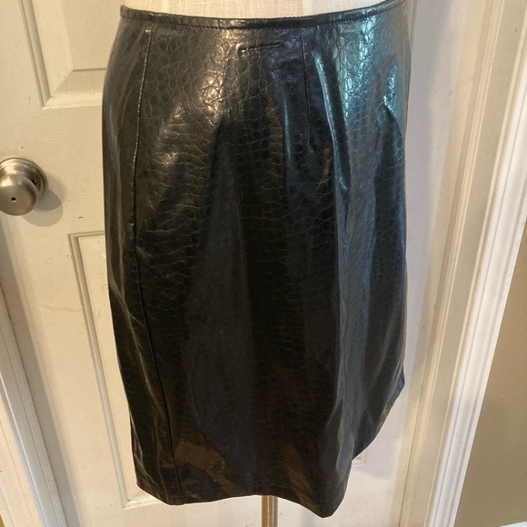 Faux leather polyester black snakeskin print women size 12 skirt vintage studio - Picture 2 of 11